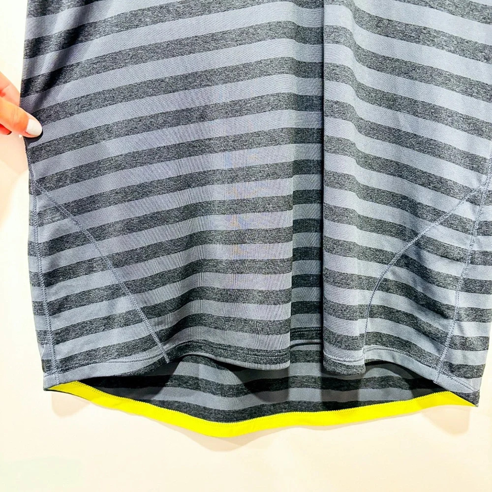 CHAMPION Grey striped sports t-shirt | sporty classic | Large - Picture 4 of 6